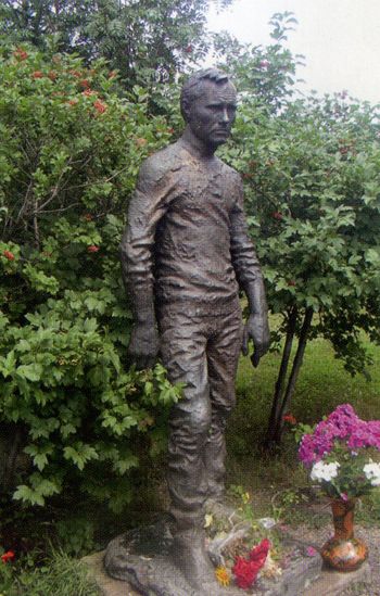 Скульптура В. М. Шукшина